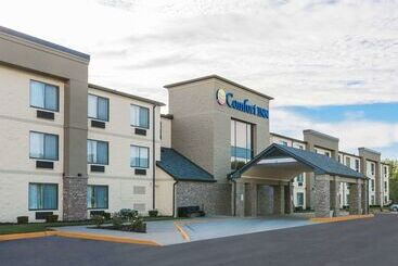 هتل Comfort Inn Metro Airport