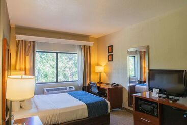 هتل Comfort Inn North  Air Force Academy Area