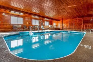 هتل Comfort Inn & Suites Hays I70