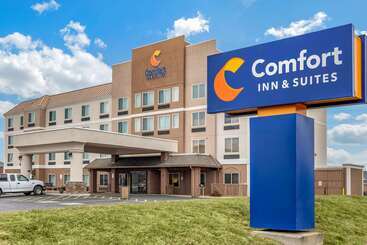 هتل Comfort Inn & Suites