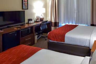 هتل Comfort Inn & Suites Tempe Phoenix Sky Harbor Airport