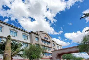 هتل Comfort Inn & Suites Tempe Phoenix Sky Harbor Airport