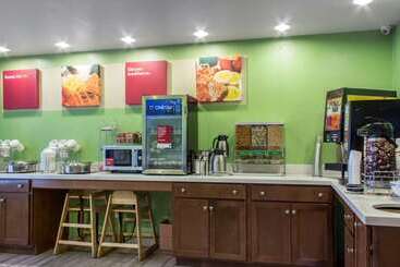 هتل Comfort Suites At Tucson Mall