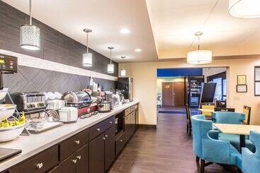 ホテル Comfort Suites Cookeville