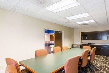 ホテル Comfort Suites Cookeville