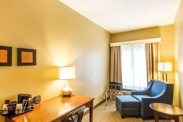 ホテル Comfort Suites Cookeville