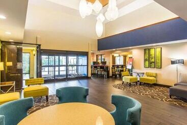 ホテル Comfort Suites Cookeville