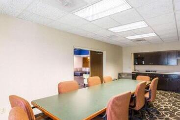 ホテル Comfort Suites Cookeville