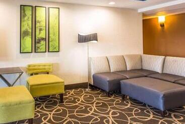 ホテル Comfort Suites Cookeville