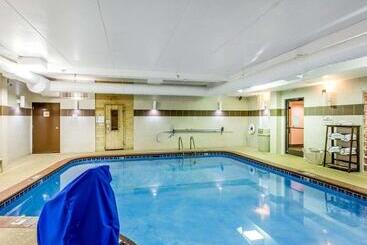 ホテル Comfort Suites Cookeville