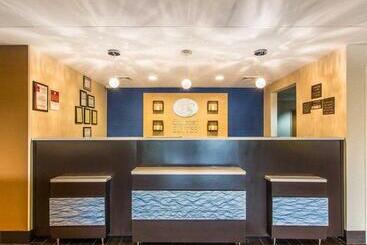 ホテル Comfort Suites Cookeville