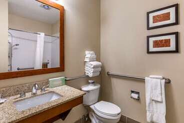 هتل Comfort Suites Fort Collins Near University