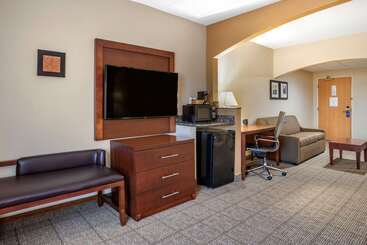 هتل Comfort Suites