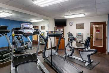 هتل Comfort Suites Hanes Mall