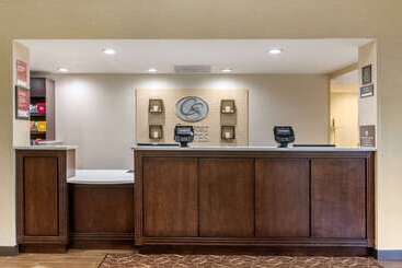 هتل Comfort Suites Hanes Mall