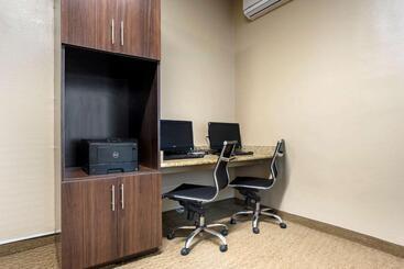هتل Comfort Suites Hattiesburg