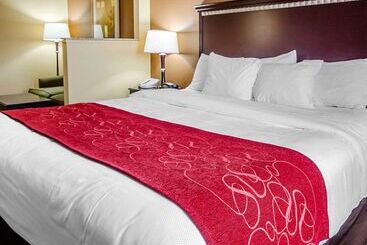 هتل Comfort Suites Louisville East
