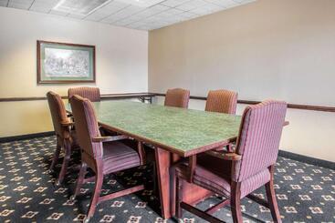 هتل Comfort Suites Madison West