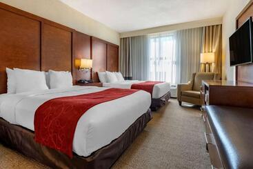 هتل Comfort Suites Miami  Kendall