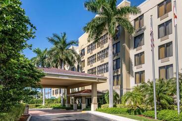 هتل Comfort Suites Miami  Kendall