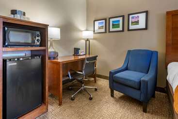 هتل Comfort Suites Bethlehem Near Lehigh University And Lvi Airport