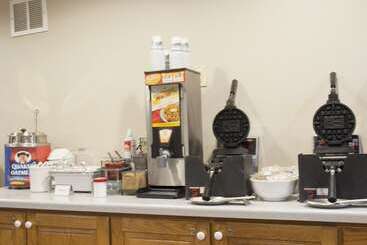 هتل Country Inn & Suites By Radisson, Cedar Falls, Ia