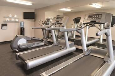 هتل Country Inn & Suites By Radisson, Cedar Falls, Ia