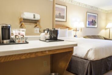هتل Country Inn & Suites By Radisson, Cedar Falls, Ia