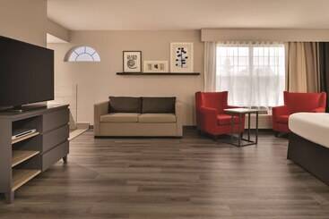 هتل Country Inn & Suites By Radisson, Cedar Falls, Ia