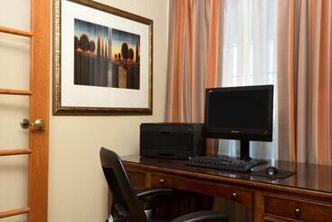 هتل Country Inn & Suites By Radisson, Toledo, Oh