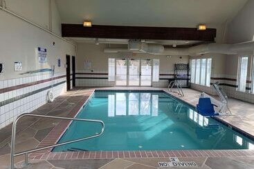 هتل Country Inn & Suites By Radisson West Valley City Ut