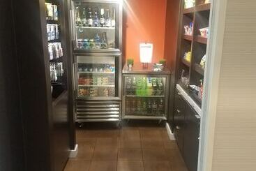 هتل Courtyard By Marriott Fort Collins