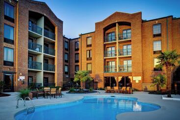 هتل Courtyard By Marriott New Bern
