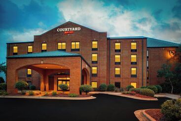 هتل Courtyard By Marriott New Bern