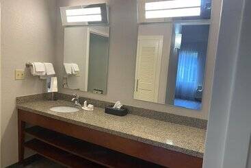 هتل Courtyard Newport News Yorktown