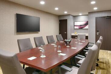 هتل Courtyard By Marriott Oklahoma City Northwest