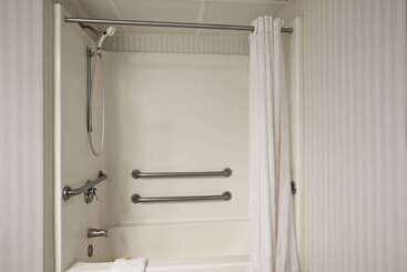 هتل Days Inn & Suites By Wyndham Albany