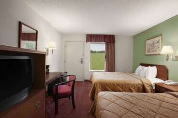 هتل Days Inn & Suites By Wyndham Albany