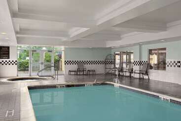 هتل Days Inn & Suites By Wyndham Albany