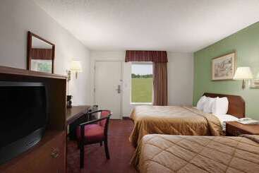 هتل Days Inn & Suites By Wyndham Albany