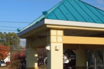 هتل Days Inn & Suites By Wyndham Albany