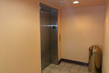 هتل Days Inn & Suites By Wyndham Albany