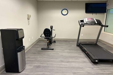 هتل Days Inn & Suites By Wyndham Albany