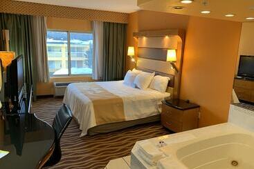 هتل Days Inn & Suites By Wyndham Albany