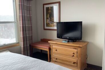 هتل Duluth Inn & Suites Near Spirit Mountain