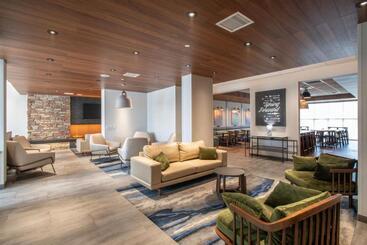 هتل Fairfield By Marriott Inn & Suites Newport Cincinnati