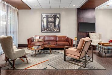 هتل Four Points By Sheraton Memphis East
