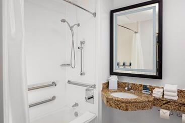 هتل Four Points By Sheraton Memphis East