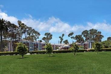 هتل Holiday Inn Express Port Hueneme, An Ihg