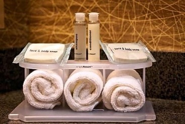 هتل Holiday Inn Express Port Hueneme, An Ihg